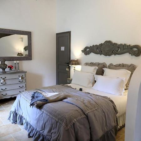 Maison D'Hotes "Les Ecuries Du Mas" Lamanon Екстериор снимка